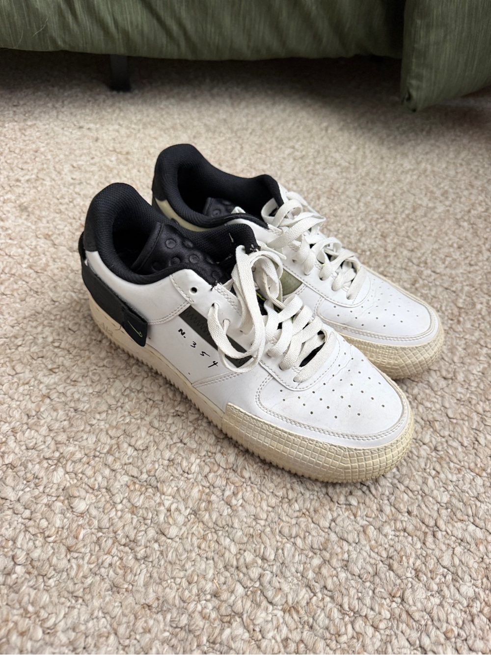 Nike White and Black Low-Top Sneakers